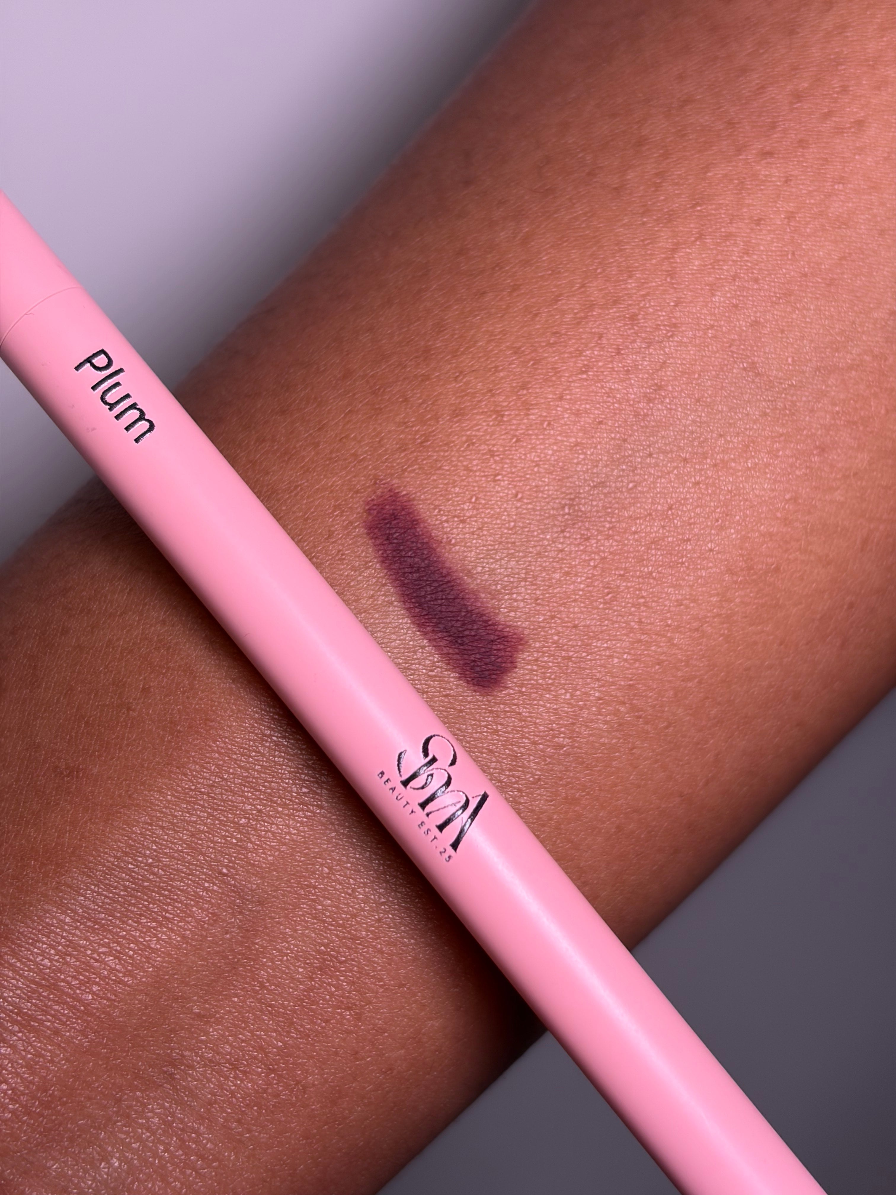 Classic Finish Lip Liner (Plum)